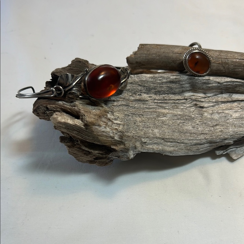 Elegant Silver and Amber Jewelry Set